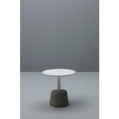 Tavolino Keoz in mdf con struttura in metallo verniciato di Stones