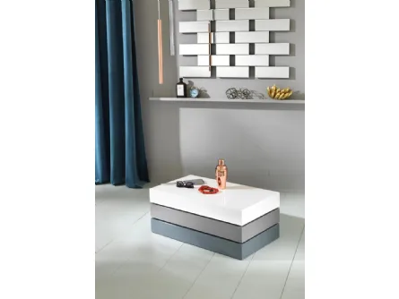 Tavolino Twist 3 in MDF composto da tre ripiani contenitori girevoli laccati, bianco, grigio chiaro e grigio scuro di Stones