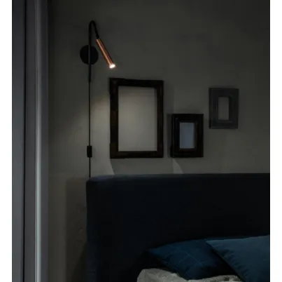 Lampada da parete Vega a tubo in metallo nichelato di Stones