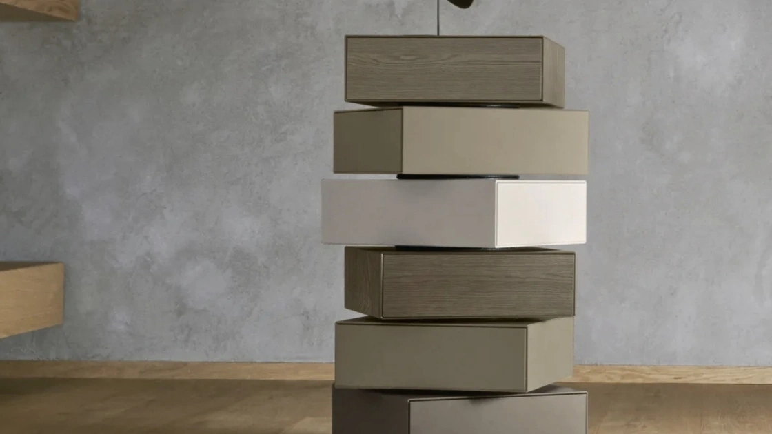 Cassettiera Domino Giro in laccato e legno di Sangiacomo