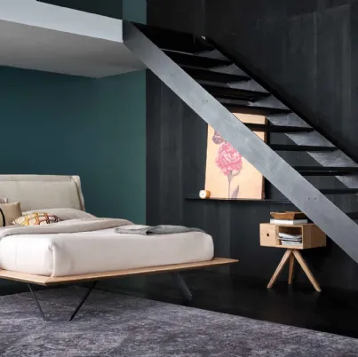 Letto con giroletto in legno e testiera in tessuto Diamante di Alta Corte