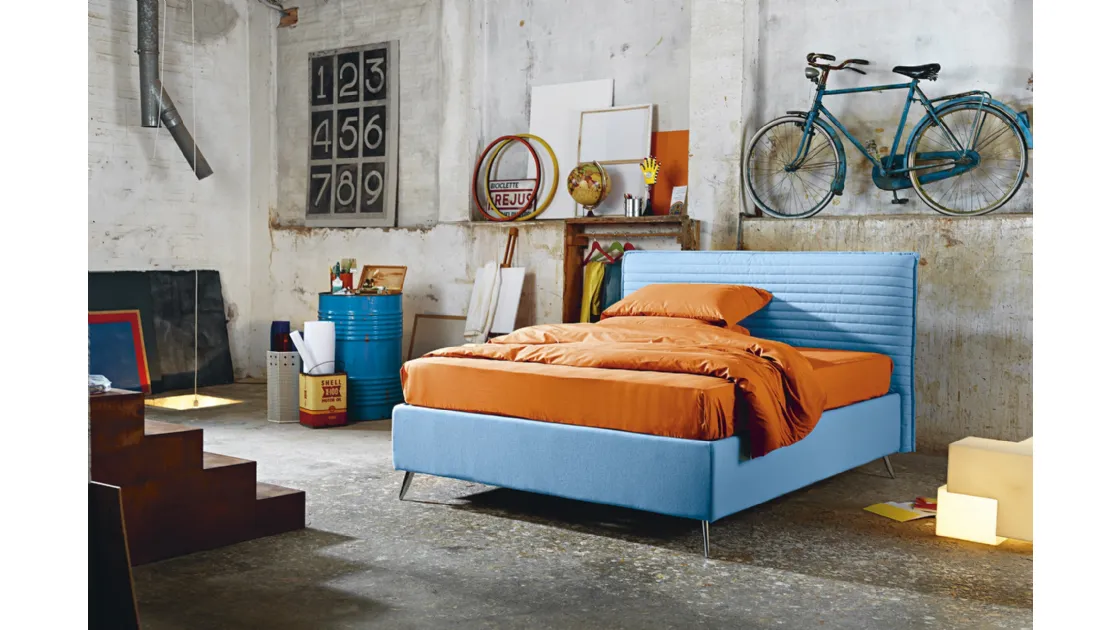 Letto moderno imbottito con testiera trapuntata a stisce orizzontali Bob Stripes di Noctis