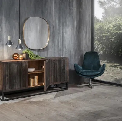 Madia etnica realizzata in legno massello con eleganti fresature verticali Priya di Stones