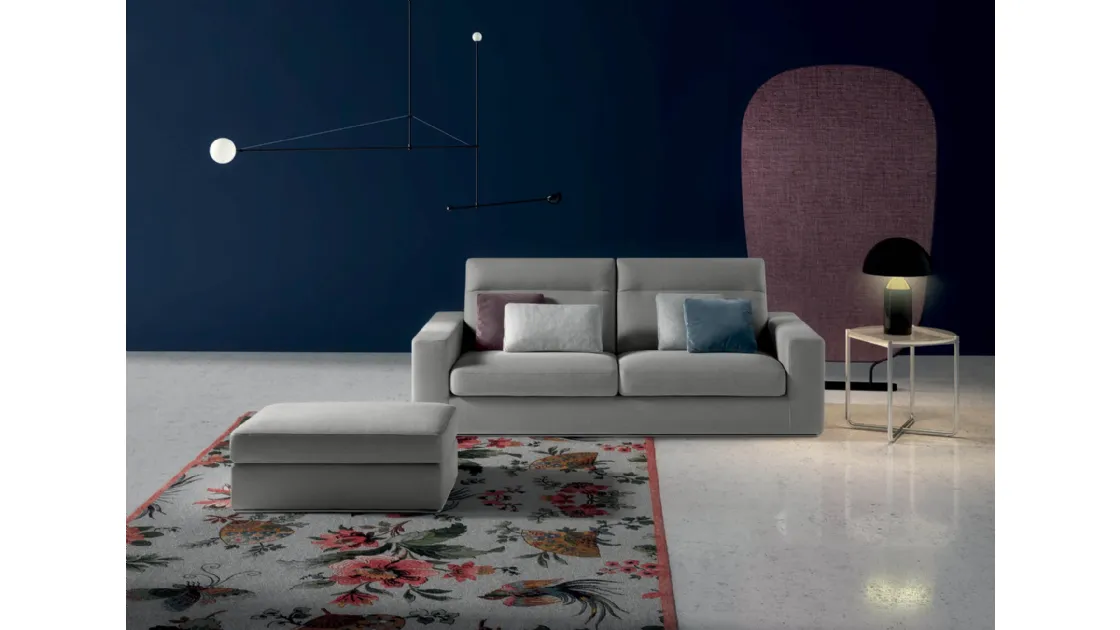 Divano lineare in tessuto Posh Bold di Samoa