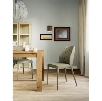 Sedia Sally con struttura in metallo, imbottita e completamente rivestita in ecopelle di Arredo3