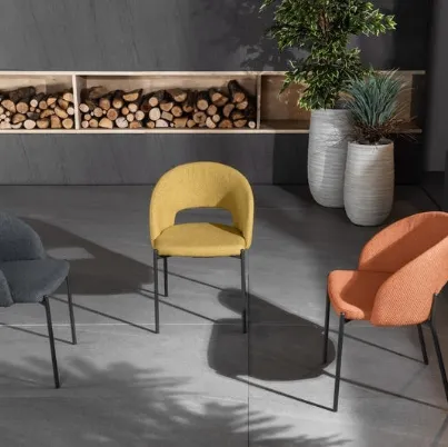 Sedia vari colori in tessuto con gambe in metallo Greta di Stones