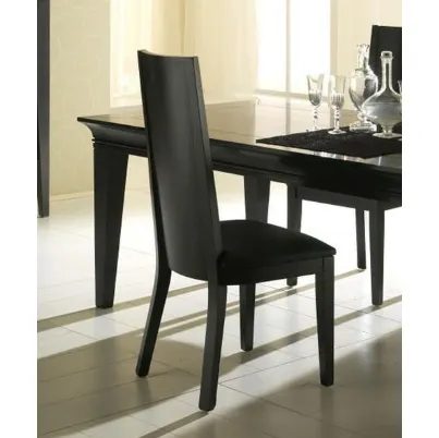 Sedia con schienale alto in legno scuro Sedia di Stones