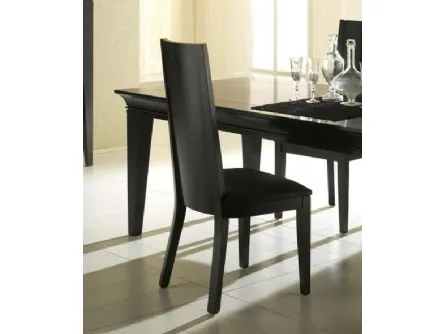 Sedia con schienale alto in legno scuro Sedia di Stones