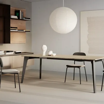 Tavolo allungabile Rubens con top in laminato e gambe in legno verniciato di Arredo3