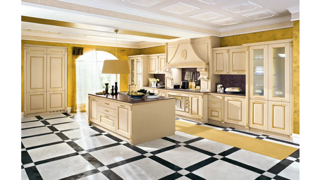 Cucina classica in laccato patinato beige con isola Augusta Dora di Ar-Tre