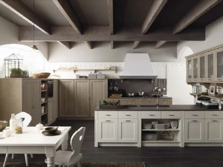 Cucina Classica con penisola in legno con finitura Neve e Nocciola con top in pietra Tabià T01 di Scandola