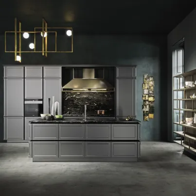 Cucina Design elegante con isola, ante in laccato grigio piombo e top in marmo Frame di Snaidero