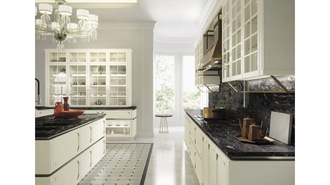 Cucina Design lineare in laccato chiaro con piano in ceramica Kelly di Snaidero