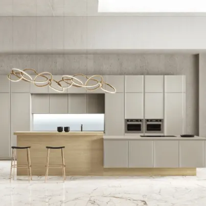 Cucina Design con isola Way Materia in vetro satinato grigio atlantico e rovere di Snaidero