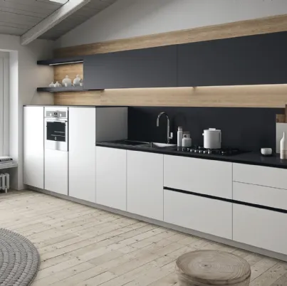 Cucina Moderna lineare First in nobilitato bianco e rovere di Snaidero