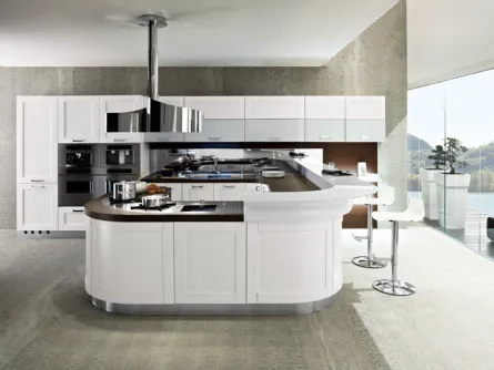 Cucina Moderna in legno laccato opaco con penisola curva Signoressa di Ar-Tre